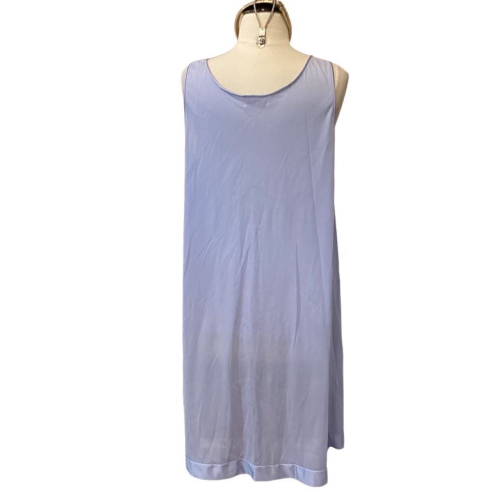 Vintage Vanity Fair Periwinkle Sleep gown USA Floral Detail Size Medium - Picture 6 of 11